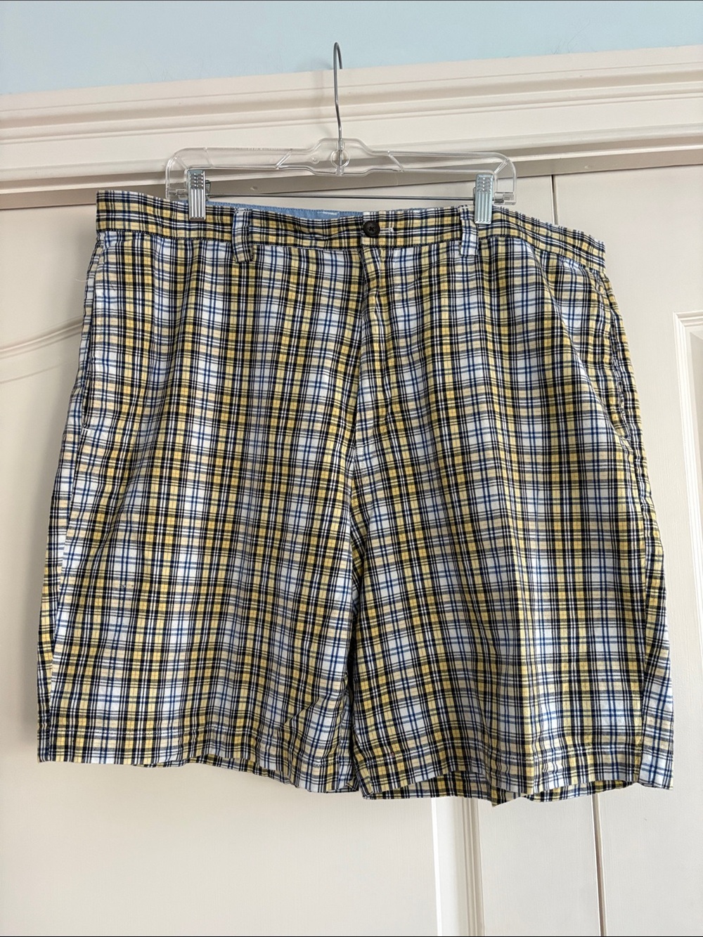 CHAPS MENS SIZE 42 Plaid Shorts